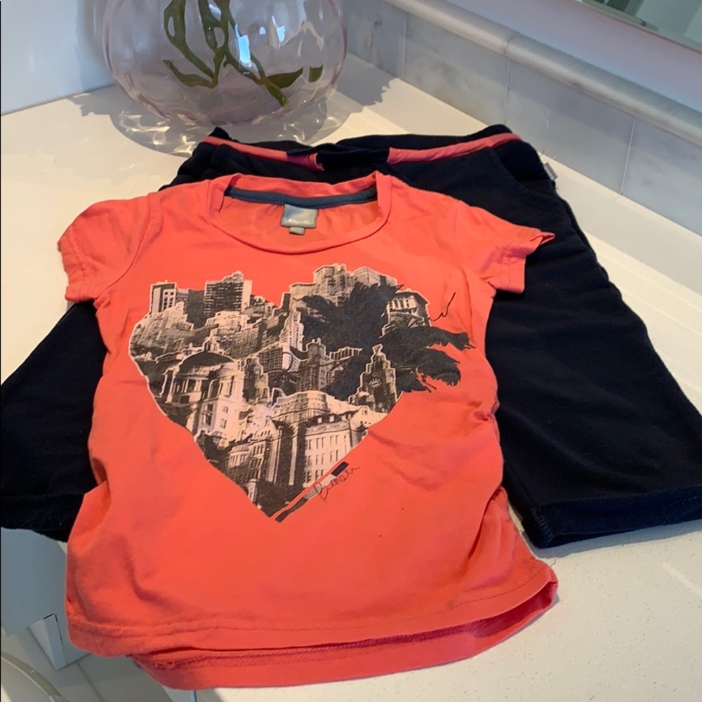 Bench tee and cropped pants